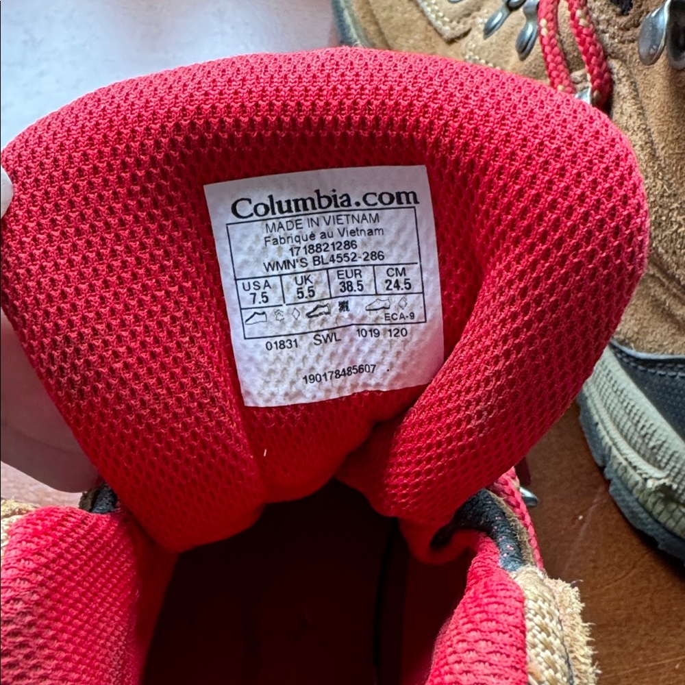 Columbia Hiking Boots (Waterproof) - Picture 3 of 8